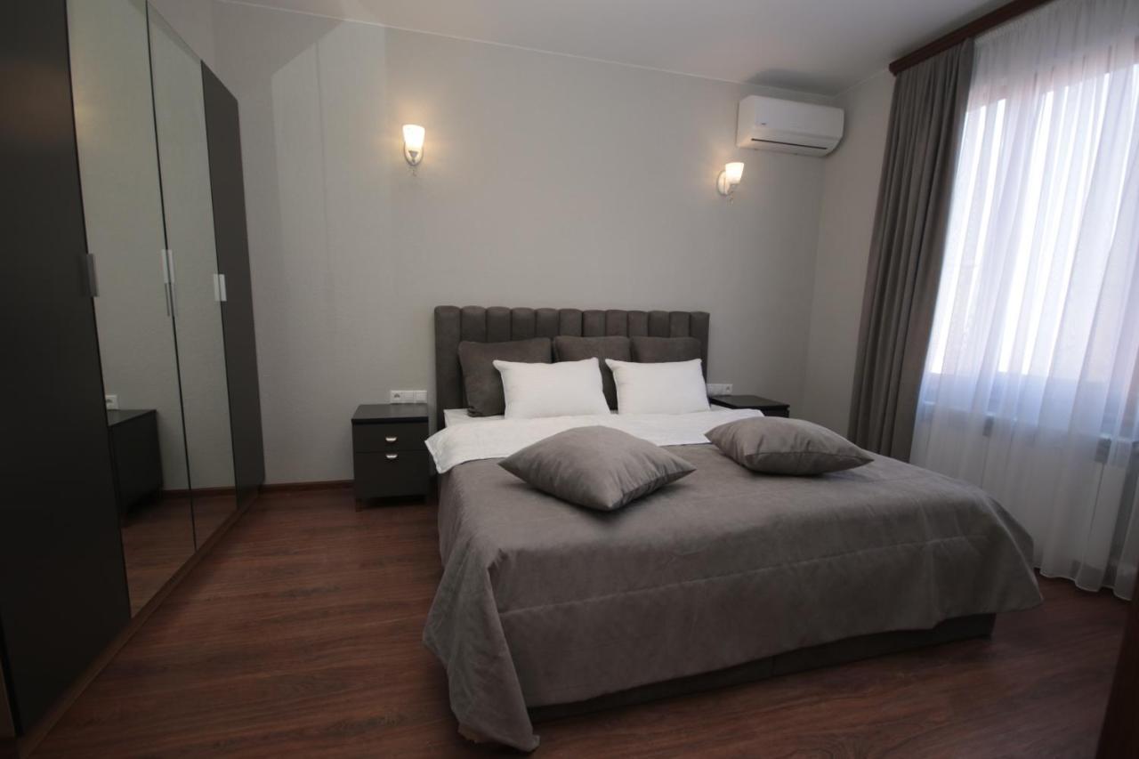 Hillside Guest House เยเรวาน ภายนอก รูปภาพ