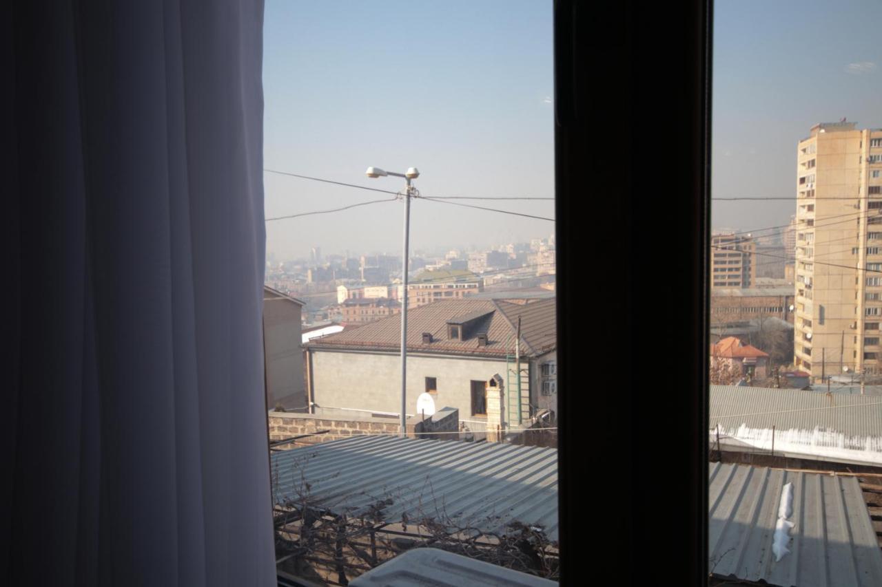 Hillside Guest House เยเรวาน ภายนอก รูปภาพ
