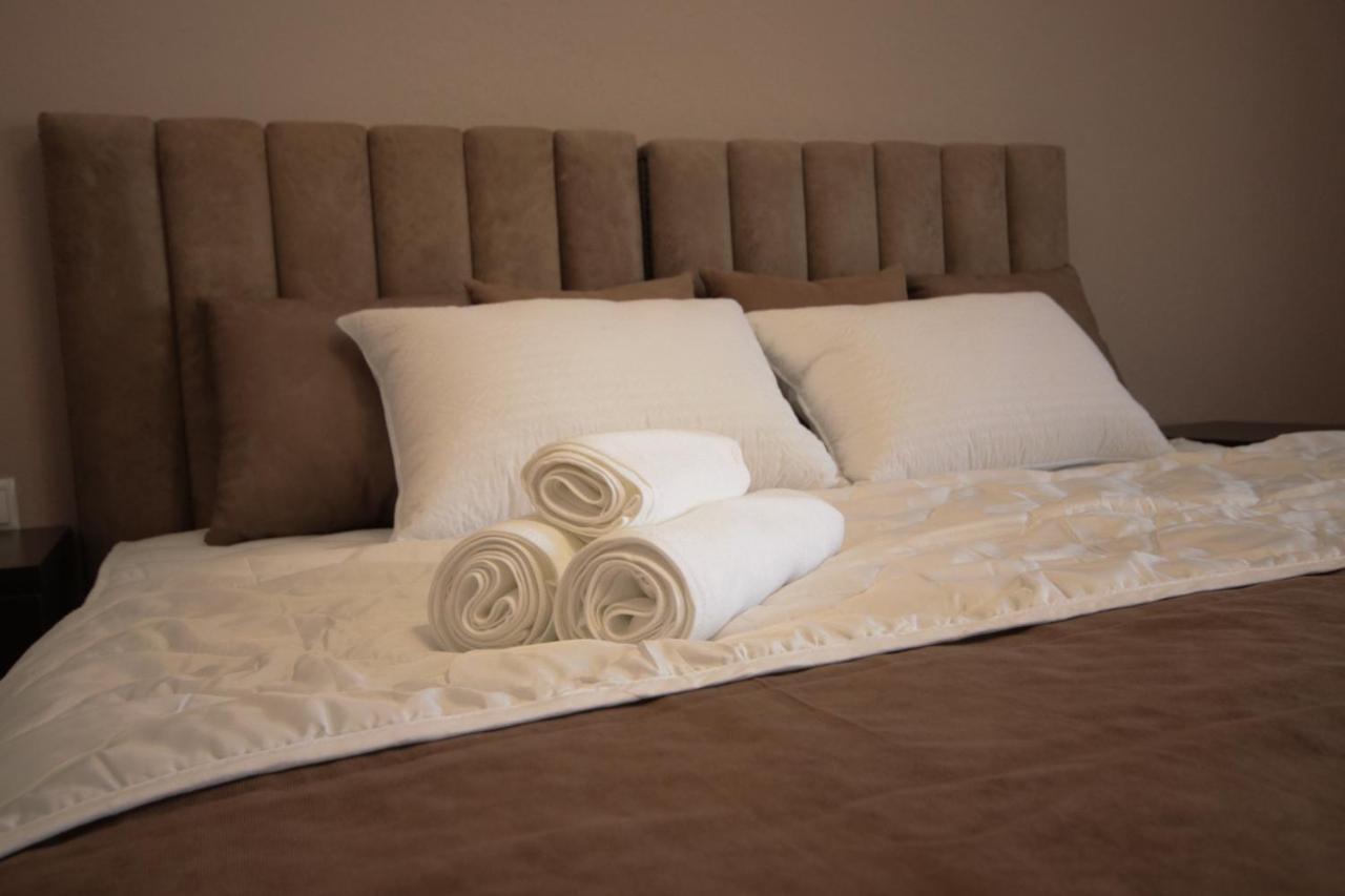Hillside Guest House เยเรวาน ภายนอก รูปภาพ