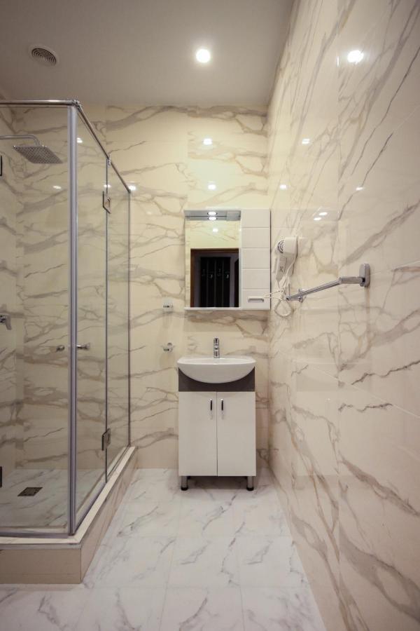 Hillside Guest House เยเรวาน ภายนอก รูปภาพ