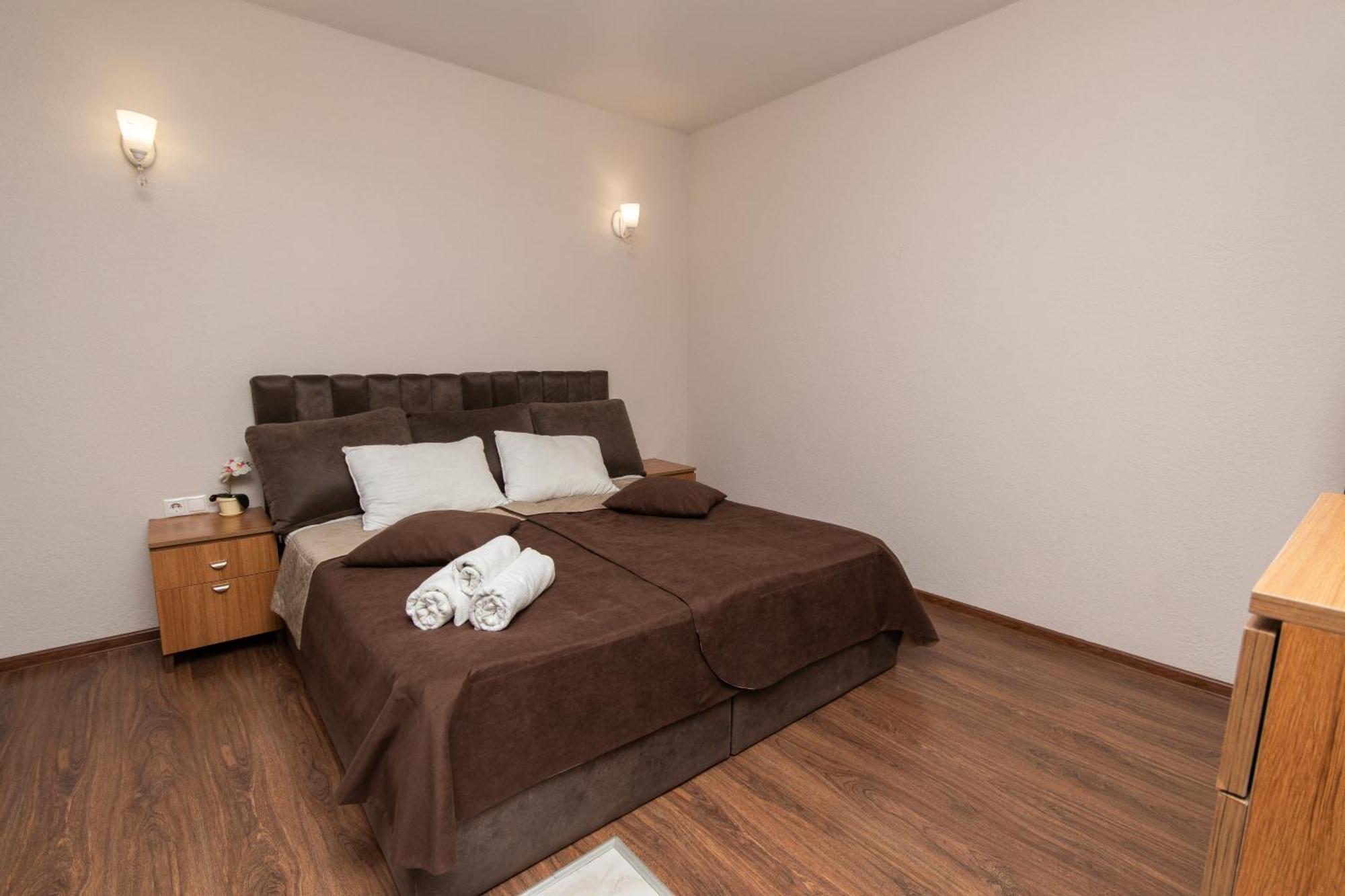 Hillside Guest House เยเรวาน ภายนอก รูปภาพ