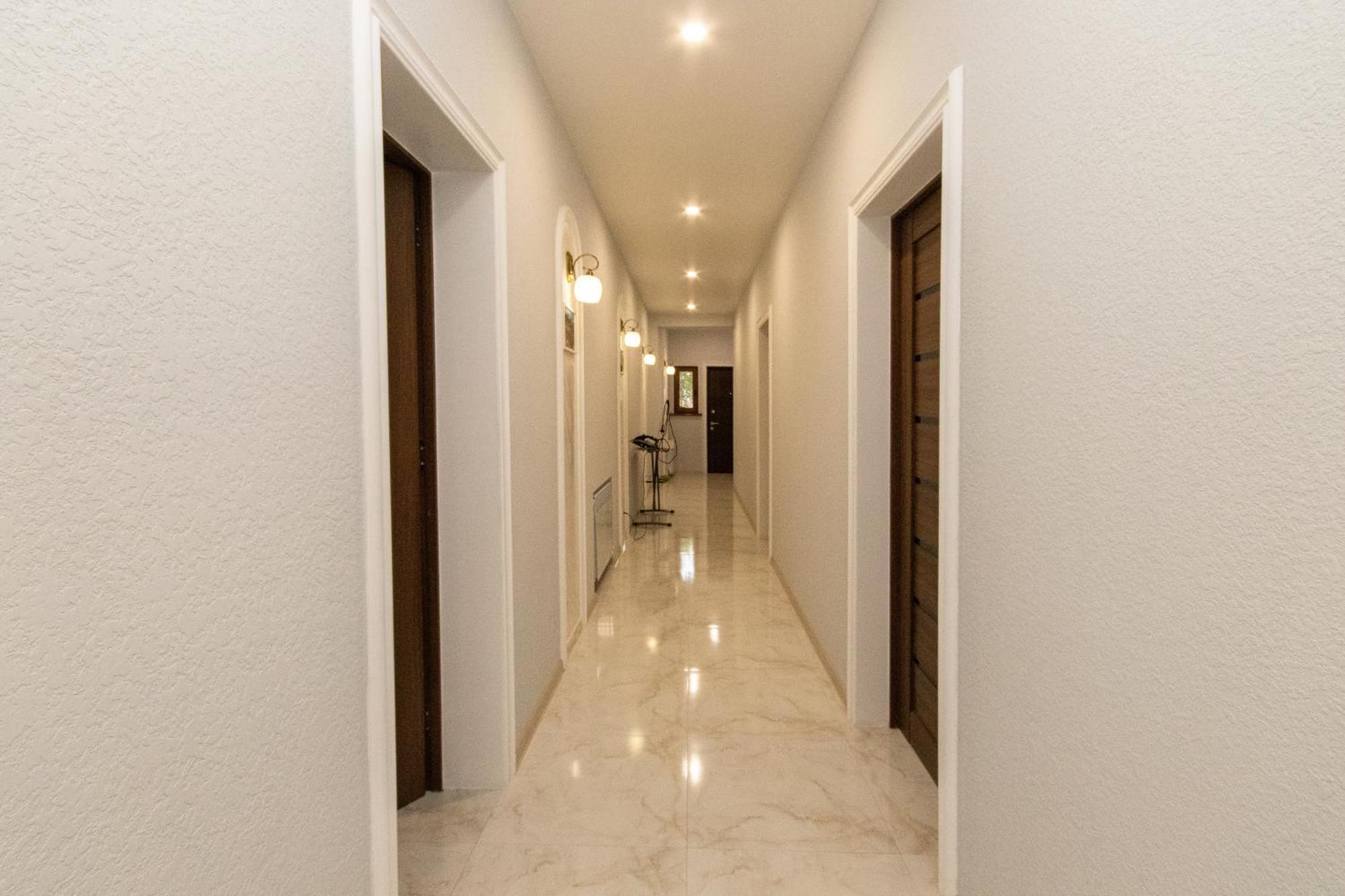 Hillside Guest House เยเรวาน ภายนอก รูปภาพ