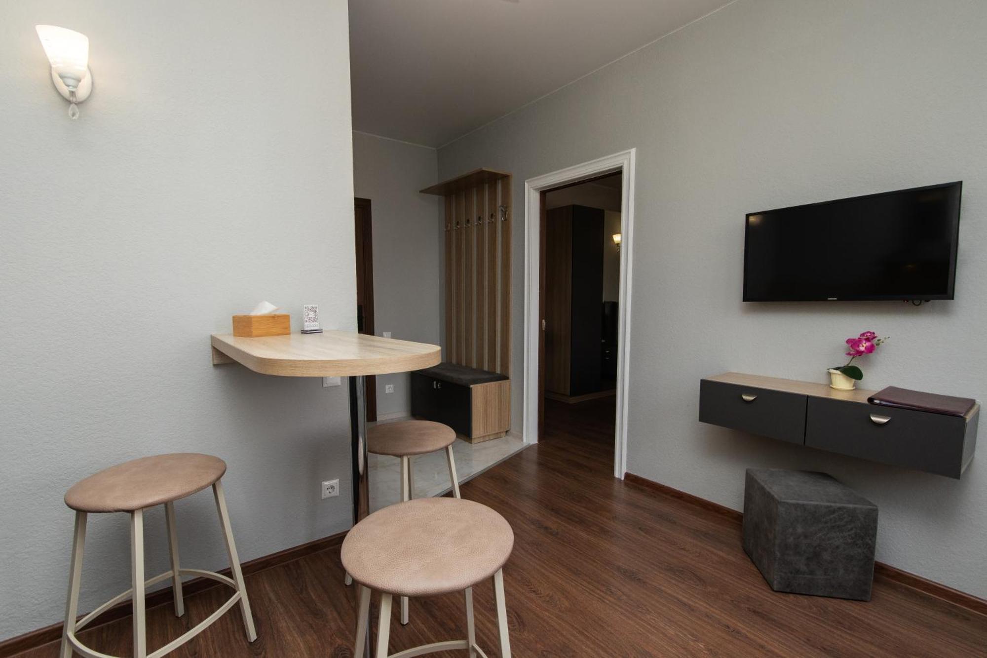 Hillside Guest House เยเรวาน ภายนอก รูปภาพ